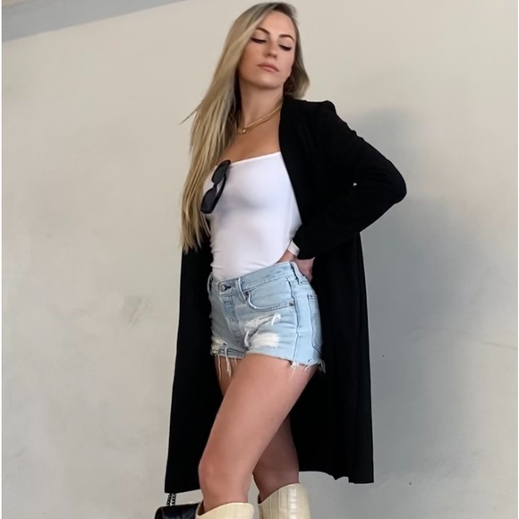 Levi Light Wash Jean Short - Picture 7 of 8